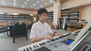 من الأطفال إلى البالغين ، يمكن للناس العثور على أدوات موسيقية مرضية بأسعار مع...